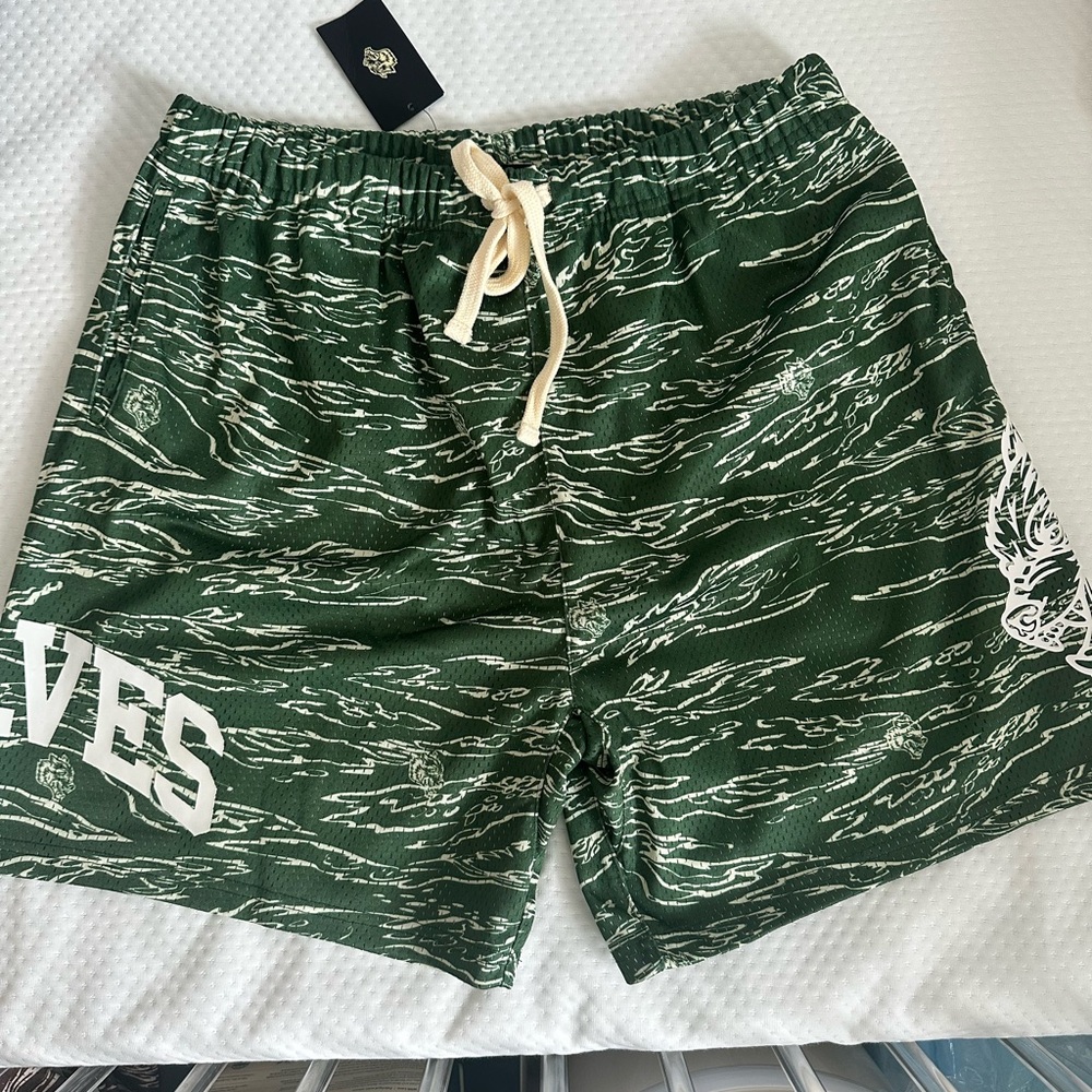 NWT Darc Sport Wolves Arch V2 Mesh Everyday Shorts